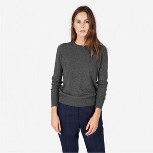 Everlane Gray Cashmere Crew Sweater - Size M